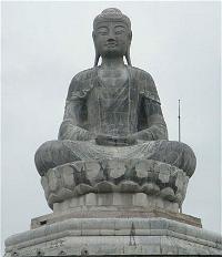 Tượng Phật A-di-đà tại chùa Phật Tích ở Bắc Ninh