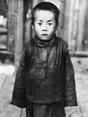 The 14th Dalai Lama Lhamo Thonddup as a child