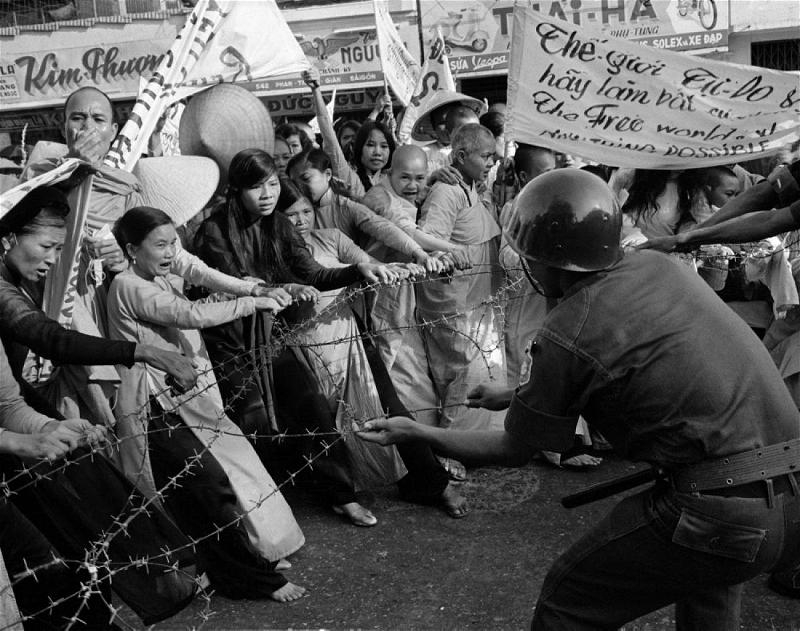 vietnam-war-buddhist-demonstration-1963