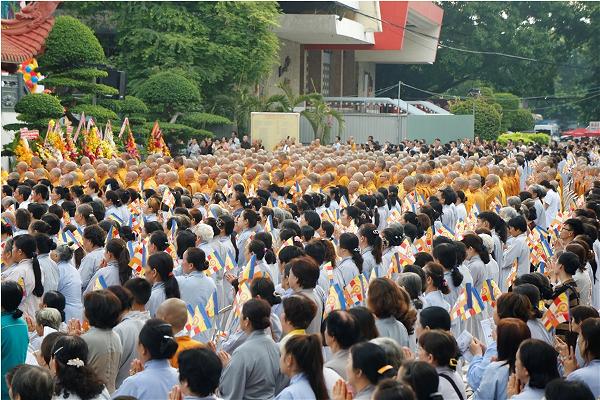 Đại lễ Phật đản tại Việt Nam Quốc Tự 09