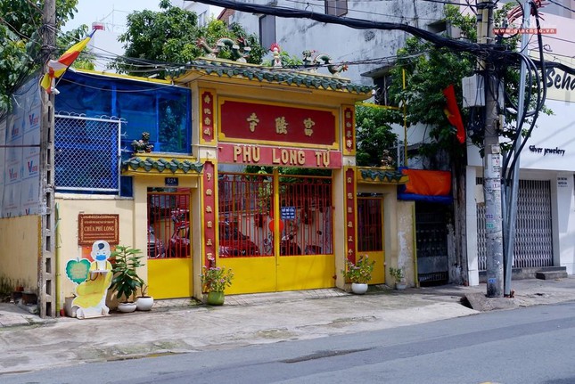 Chùa Phú Long trên đường Huỳnh Văn Bánh - Phú Nhuận