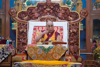 Dalai Lama teaching 3