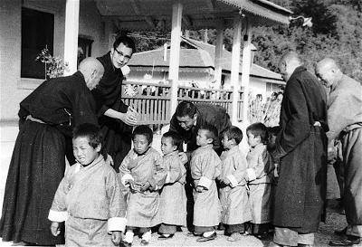 dalai lama and children2