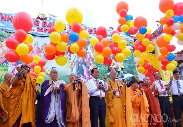 Đại lễ Phật đản tại Việt Nam Quốc Tự 18