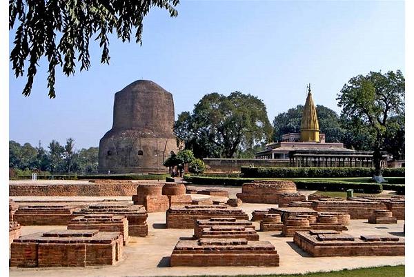 Vườn Lộc Uyển hiện nay, ở Sarnath, với tháp Dhamekh