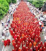 2007-saffron-monks