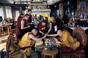 Trulshik Rinpoche trao truyền quán đỉnh cho Đức Dalai Lama