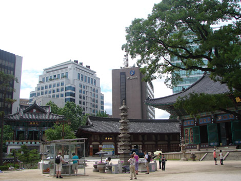 Chùa Tào Khê trong không gian kiến trúc hiện đại của thủ đô Seoul