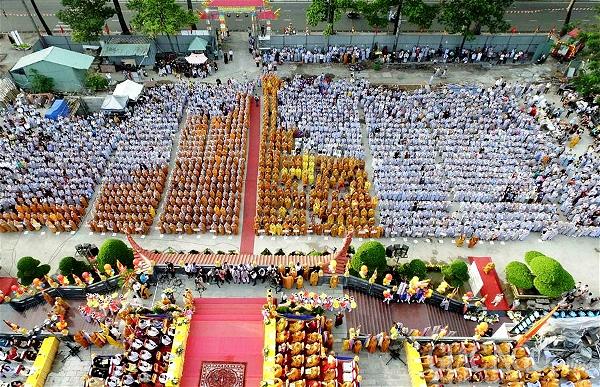 Đại lễ Phật đản tại Việt Nam Quốc Tự 10