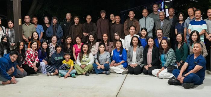 “Pháp ngộ” với Tăng thân Làng Mai