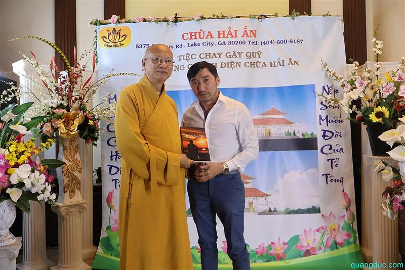 Thầy ( chùa Viên Giác - Đức quốc)