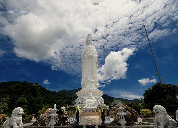 Buddha-statue-in-Linh-Ung-Pagoda-Danang