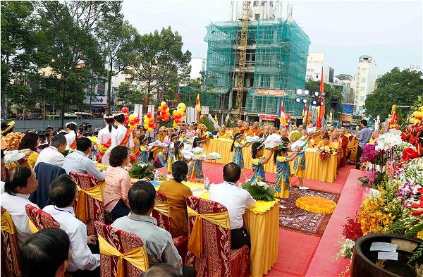Đại lễ Phật đản tại Việt Nam Quốc Tự 13